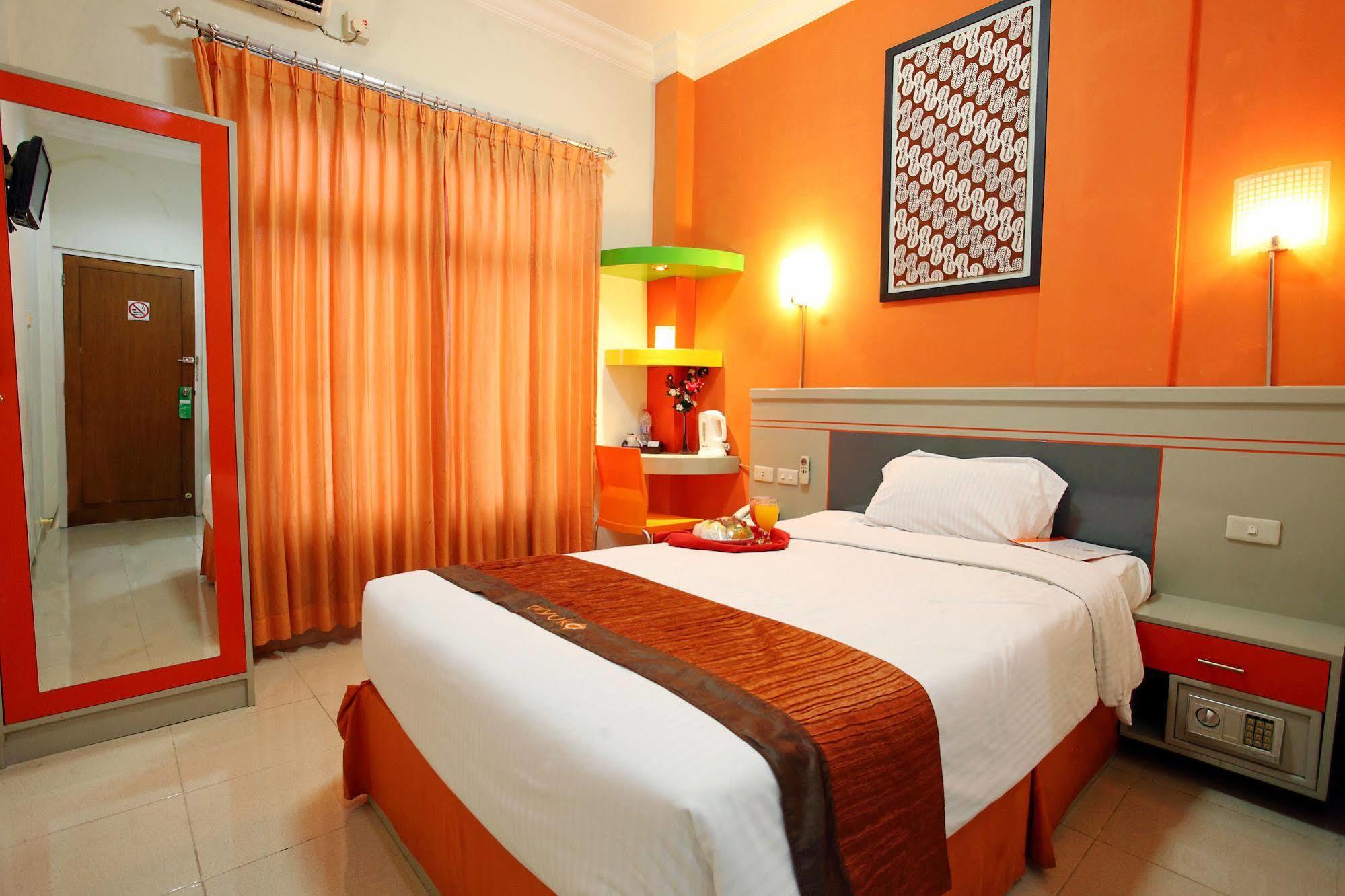 Hotel Aryuka Kejayan Exterior photo