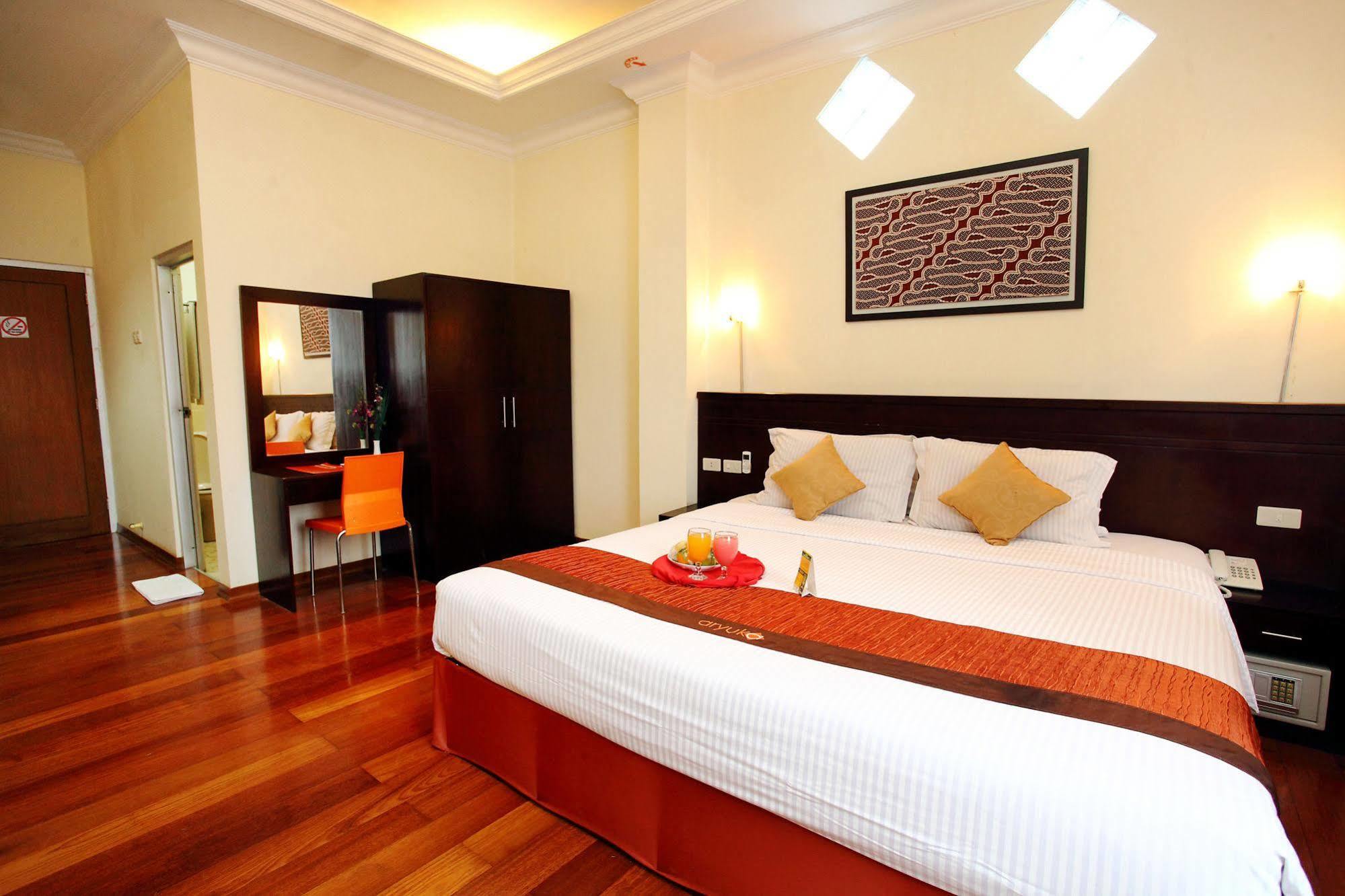 Hotel Aryuka Kejayan Exterior photo